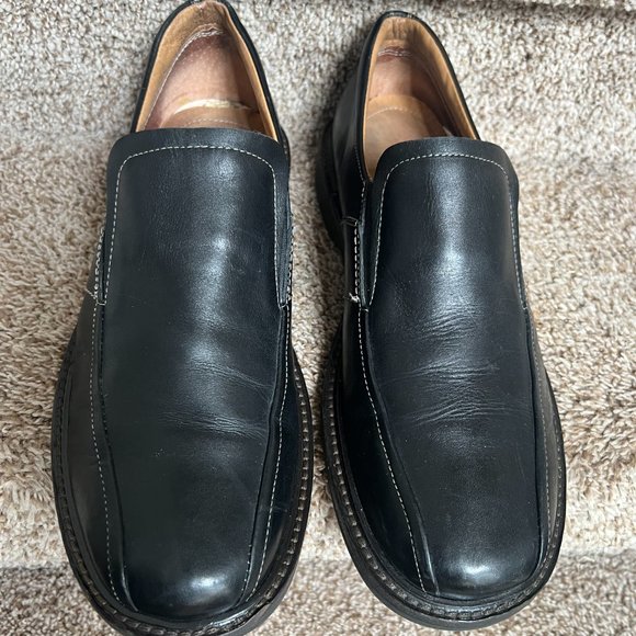 Bostonian Men\'s Black Leather Slip-on Shoes. main image 7